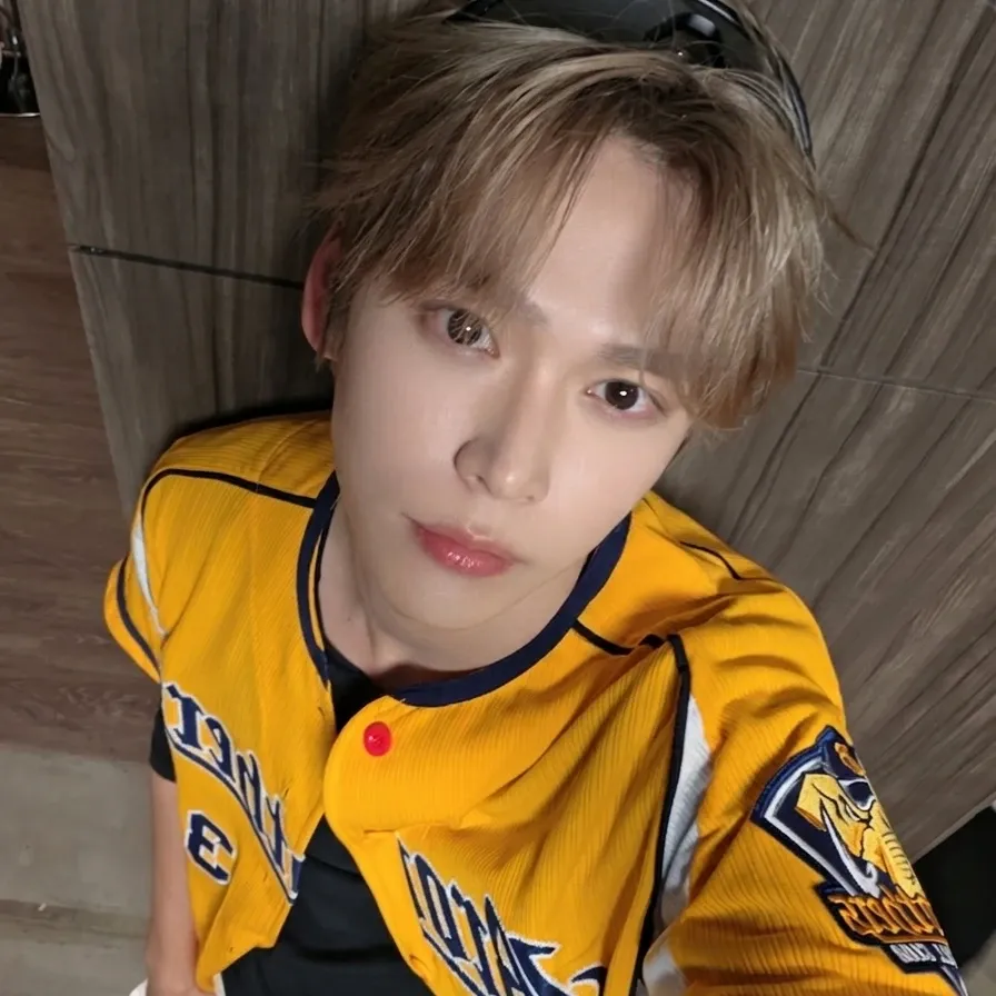 Recent activity shot of Eunseok (RIIZE)
