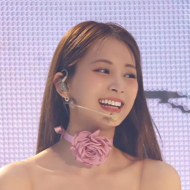 Foto aktivitas terbaru Tzuyu (TWICE)