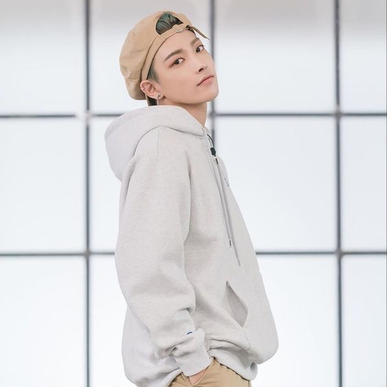 에이티즈의 비하인드 컷