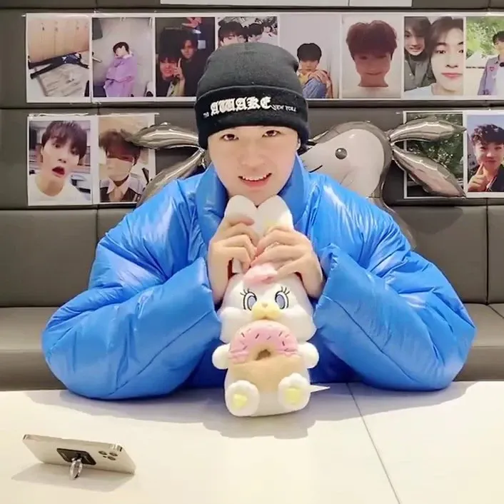 Behind-the-scenes cut of Doyoung (TREASURE)