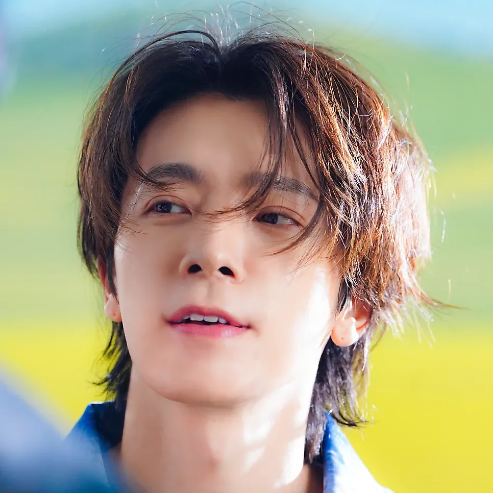 Latest photo of Donghae (Super Junior)