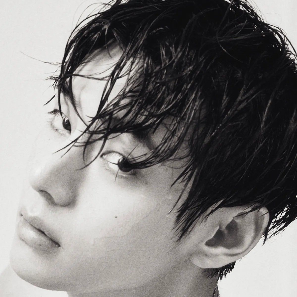 뷔 (방탄소년단) 최근 활동샷