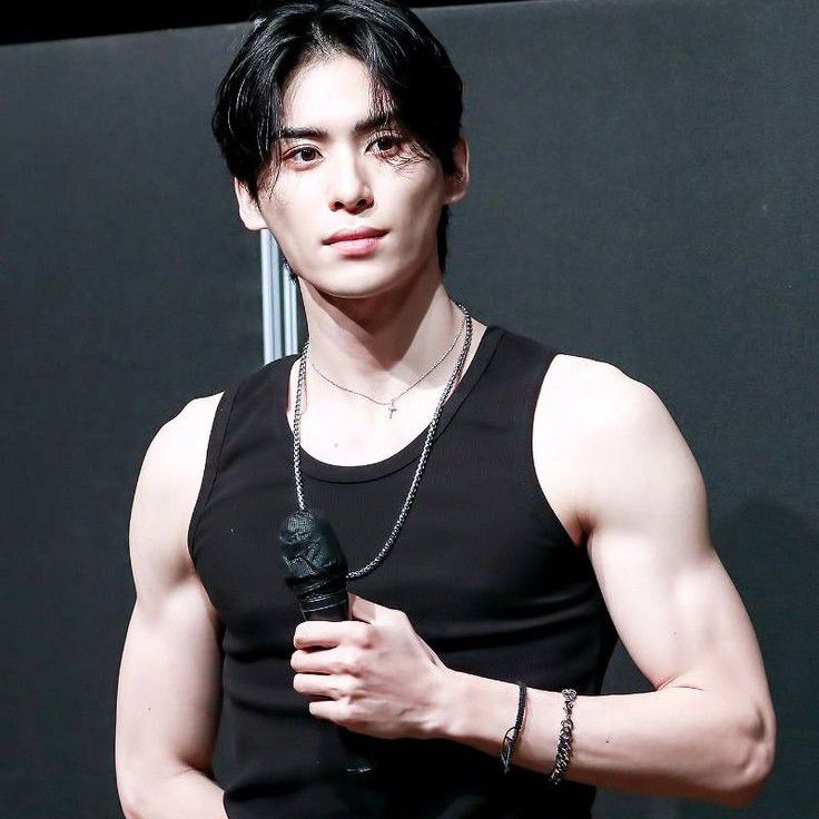 Recent activity shot of Taeyang (SF9)