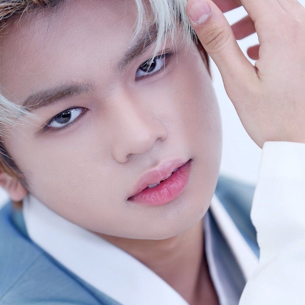 A moment captured by Jeromy (HORI7ON)'s fan