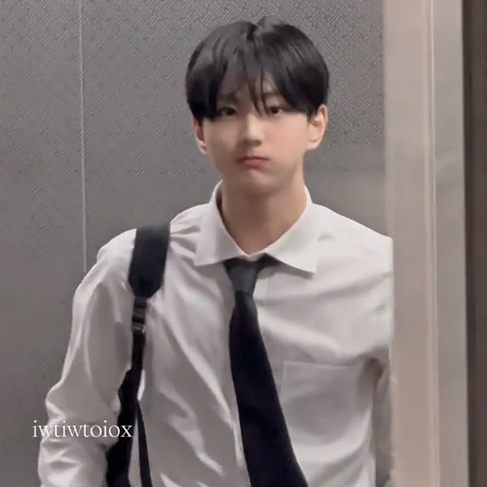 Behind-the-scenes cut of Jungwon (ENHYPEN)