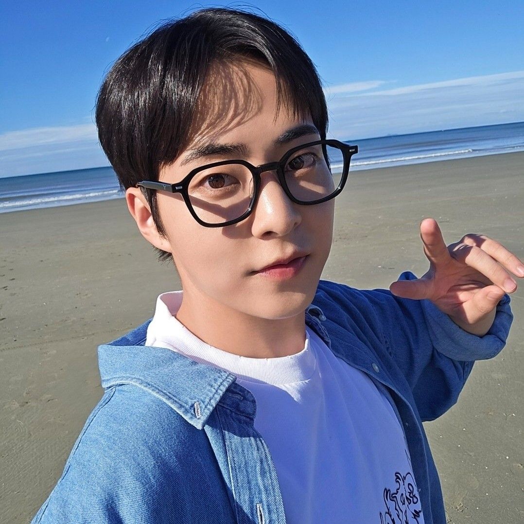 Behind-the-scenes cut of Xiumin (EXO)