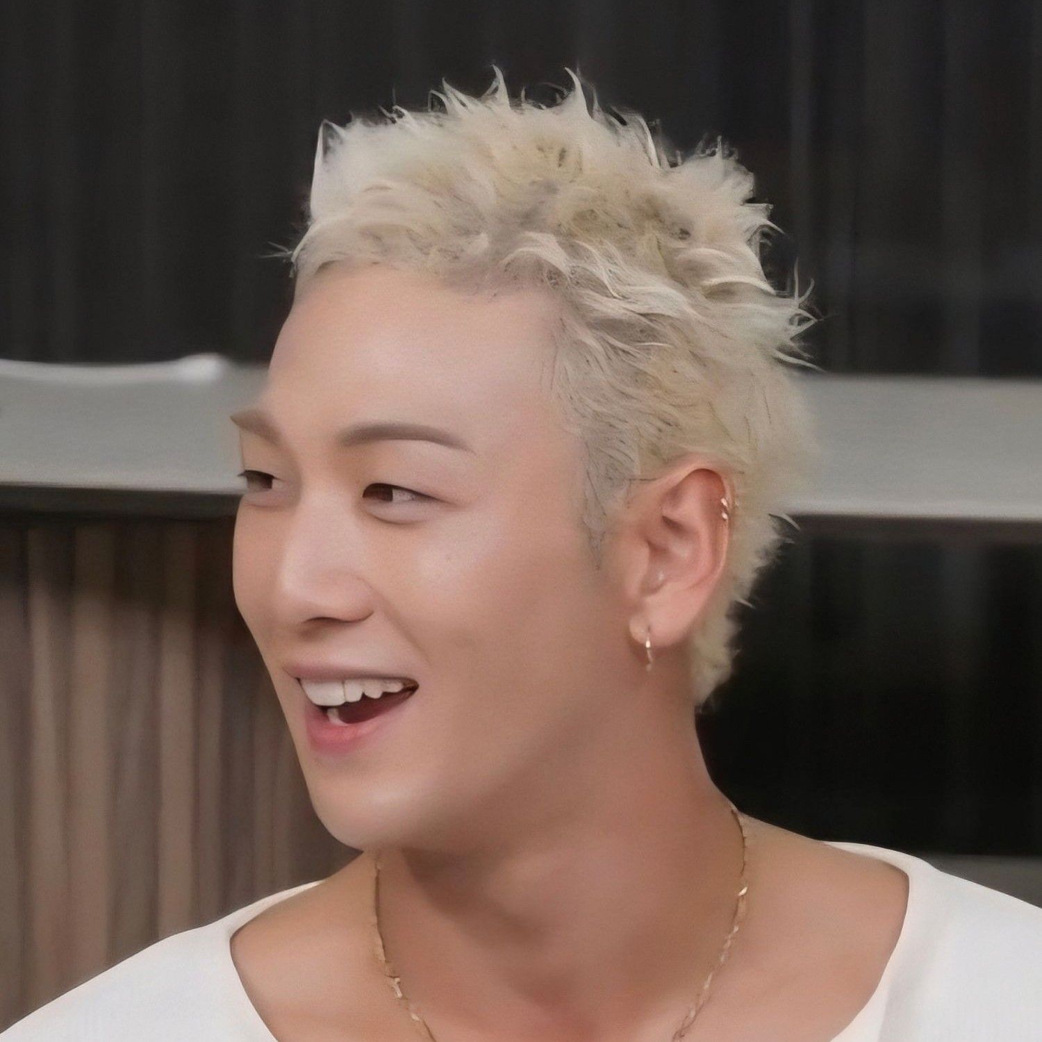 Behind-the-scenes cut of Baekho