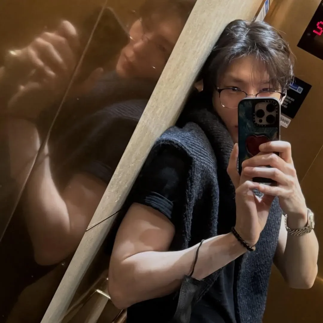 Latest photo of LEO (VIXX)