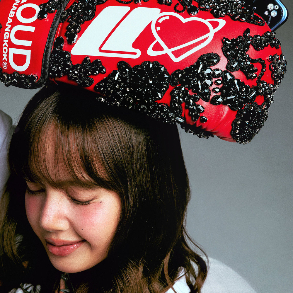 Foto aktivitas terbaru Lisa (BLACKPINK)