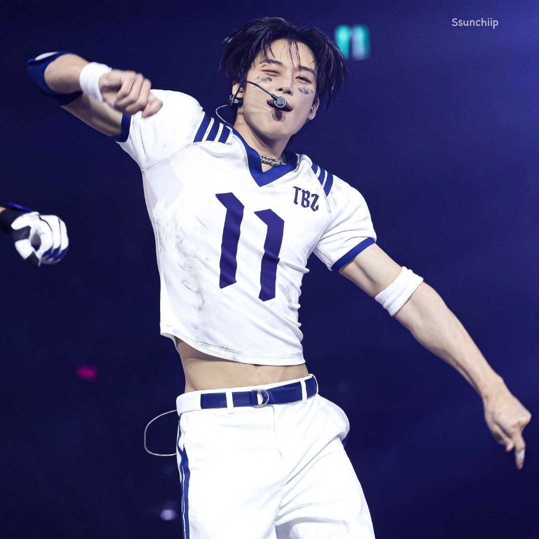 A moment captured by Juyeon (THE BOYZ)'s fan