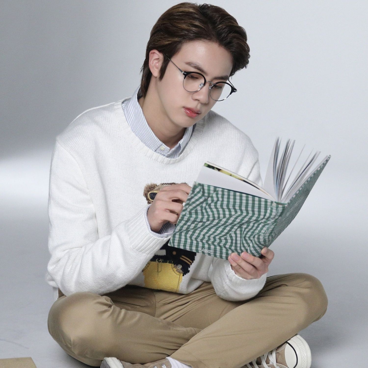 진 (방탄소년단)의 비하인드 컷