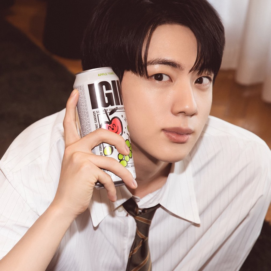 Foto aktivitas terbaru Jin (BTS)