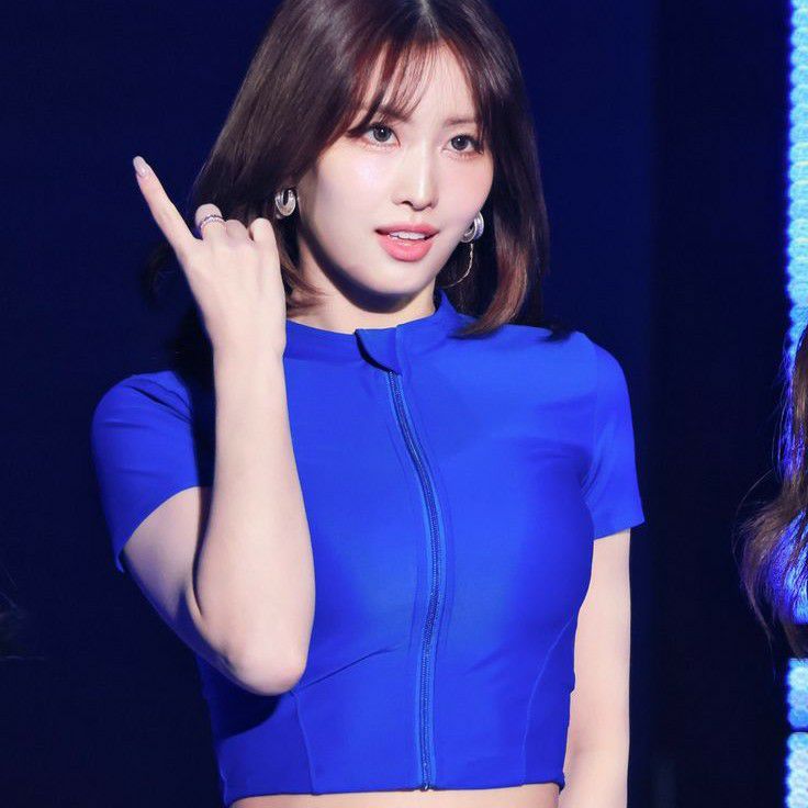 모모 (TWICE)의 최신 사진