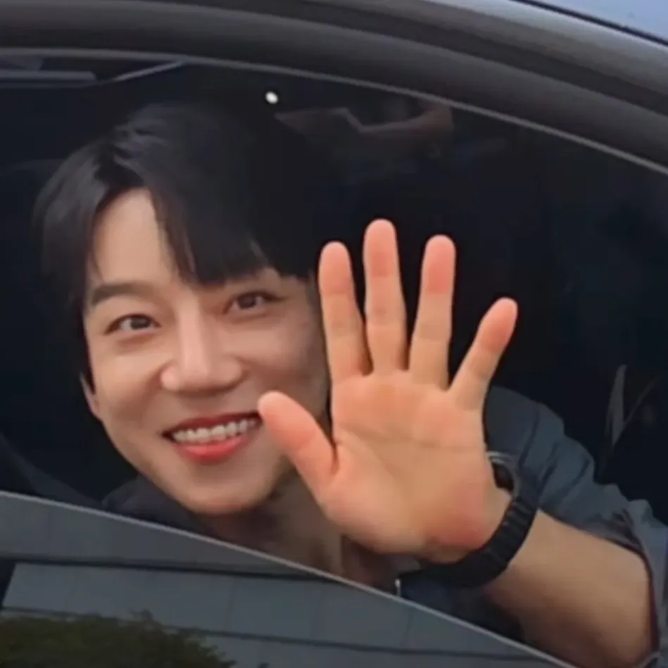 Recent activity shot of Hwang Chiyeol