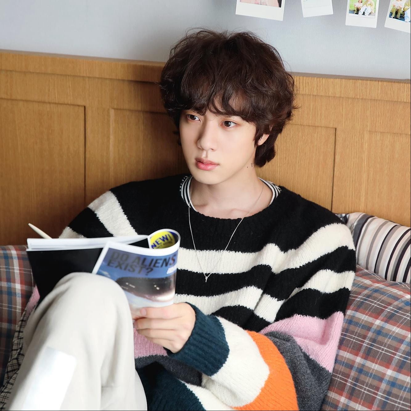 Momen yang diabadikan oleh penggemar Jin (BTS)