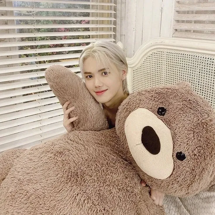 Recent activity shot of Minhee (CRAVITY)