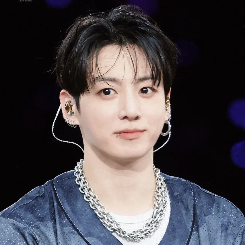 Foto aktivitas terbaru Jungkook (BTS)