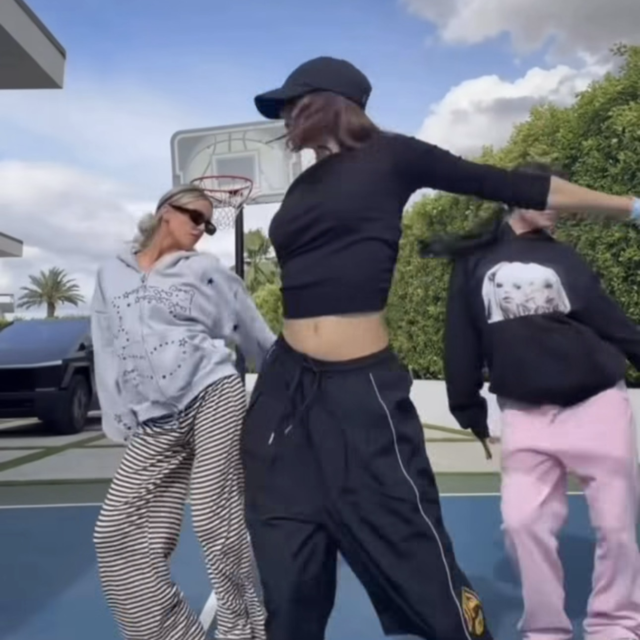 Foto aktivitas terbaru Lisa (BLACKPINK)