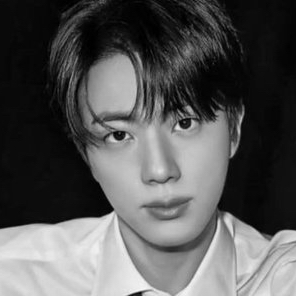 Foto aktivitas terbaru Jin (BTS)
