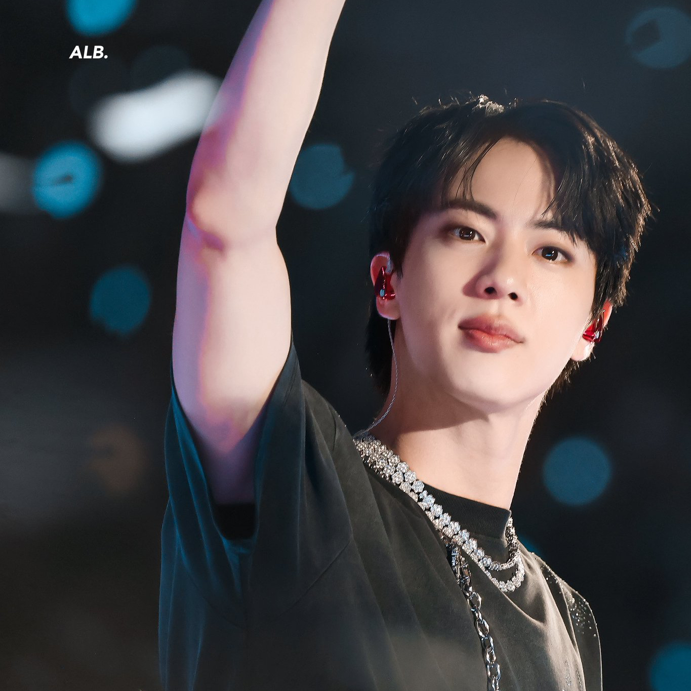 Foto aktivitas terbaru Jin (BTS)
