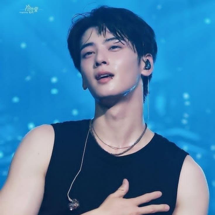 A moment captured by Eunwoo (ASTRO)'s fan