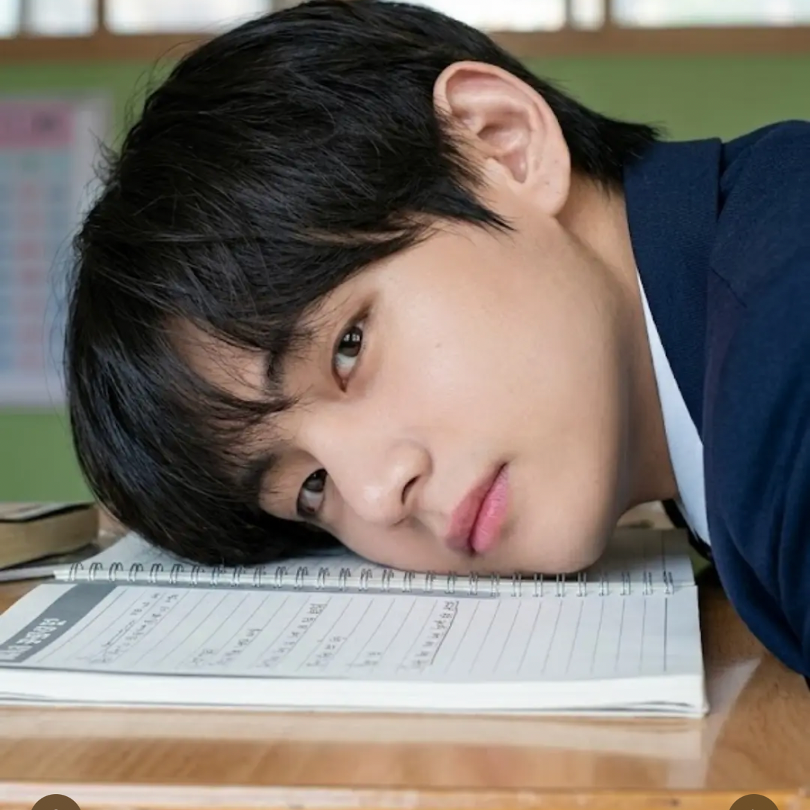 뷔 (방탄소년단)의 비하인드 컷