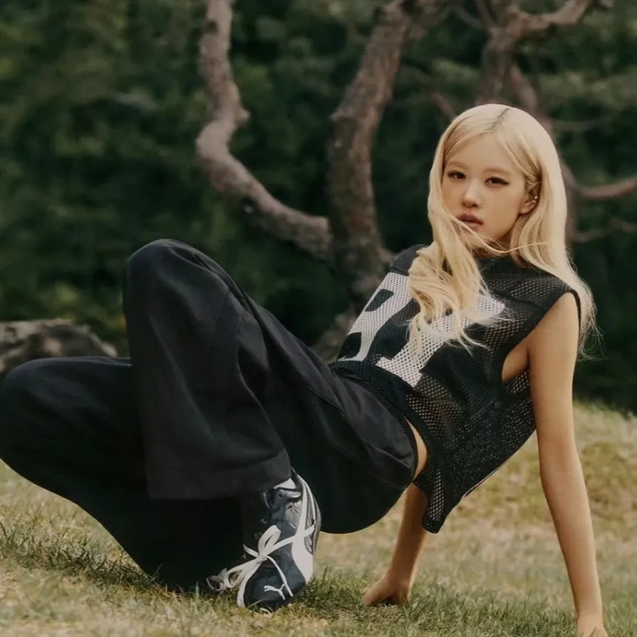 ROSÉ (BLACKPINK)的幕後花絮