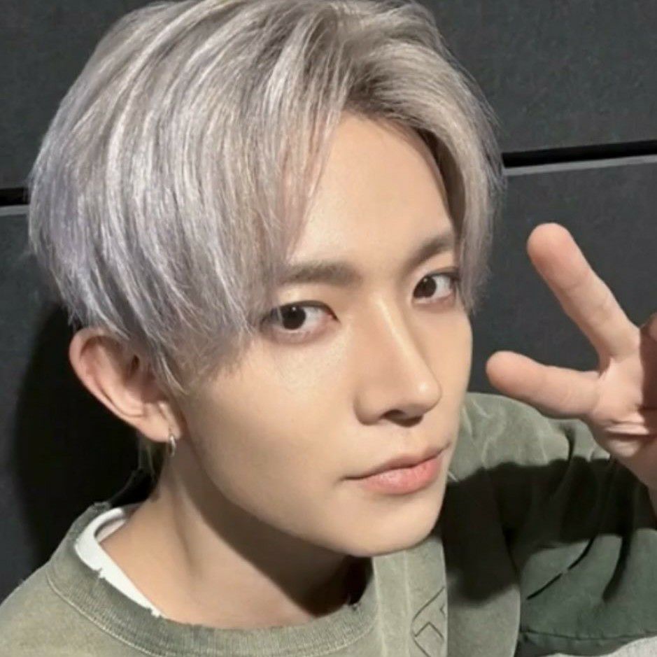 Behind-the-scenes cut of Heeseung (ENHYPEN)