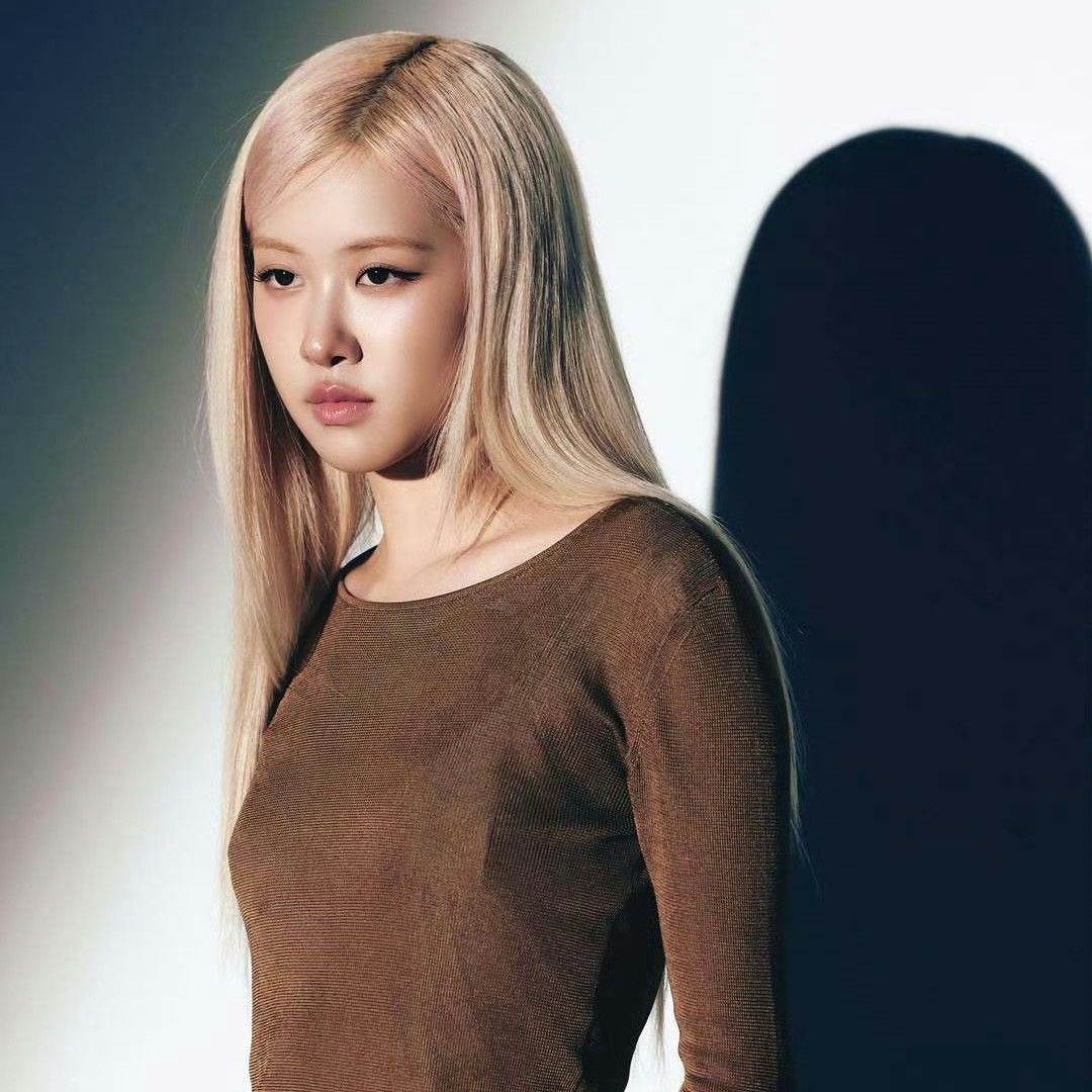 ROSÉ (BLACKPINK)的最新照片