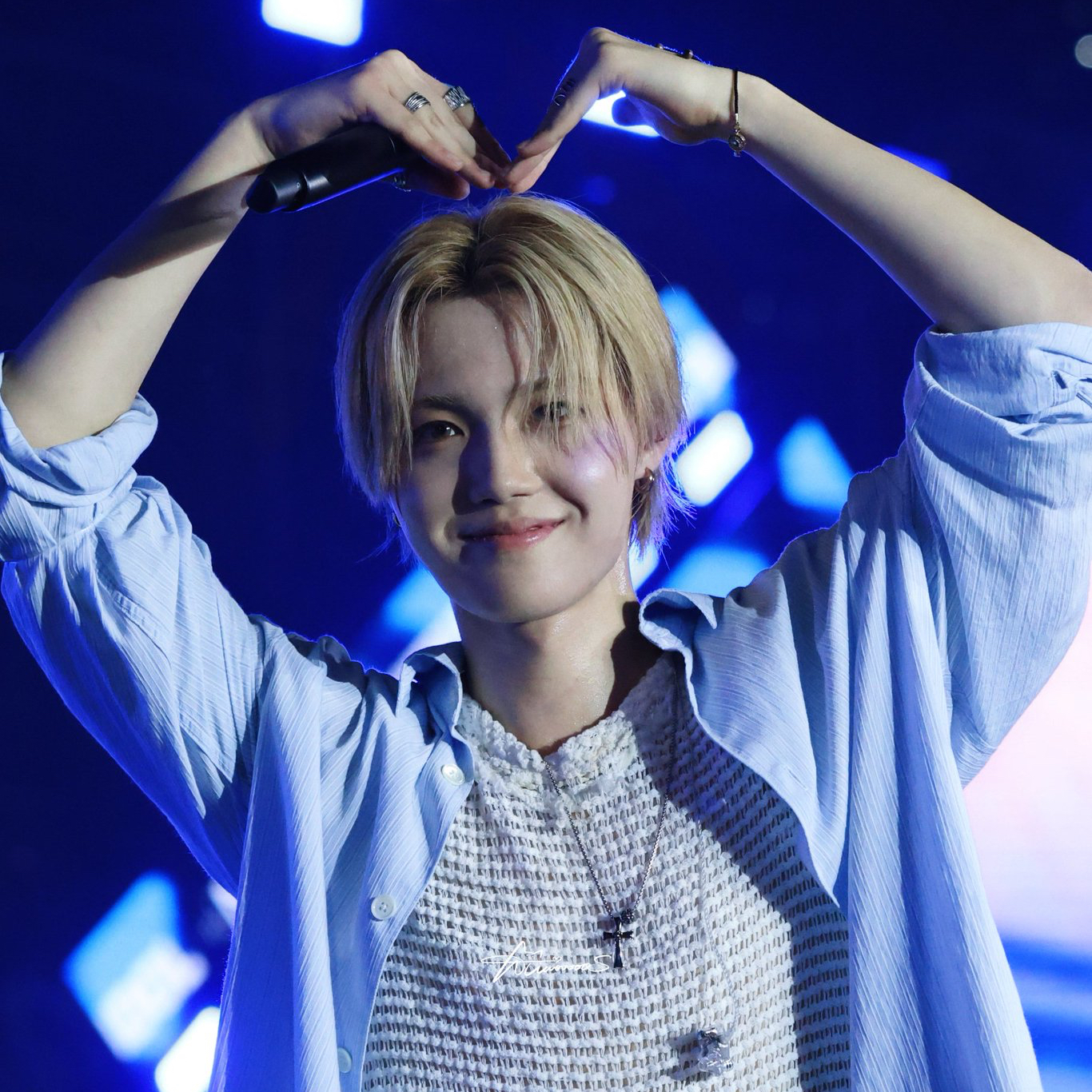 Recent activity shot of Doyoung (TREASURE)