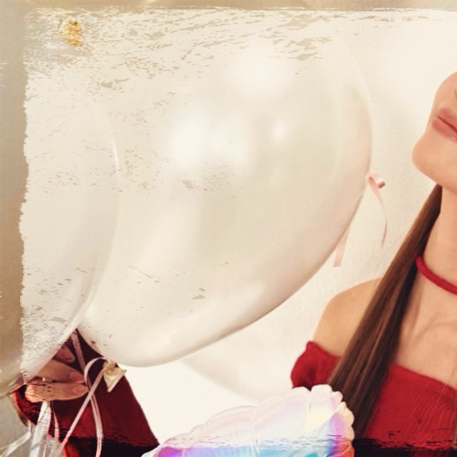 A moment captured by Mayuka (NiziU)'s fan