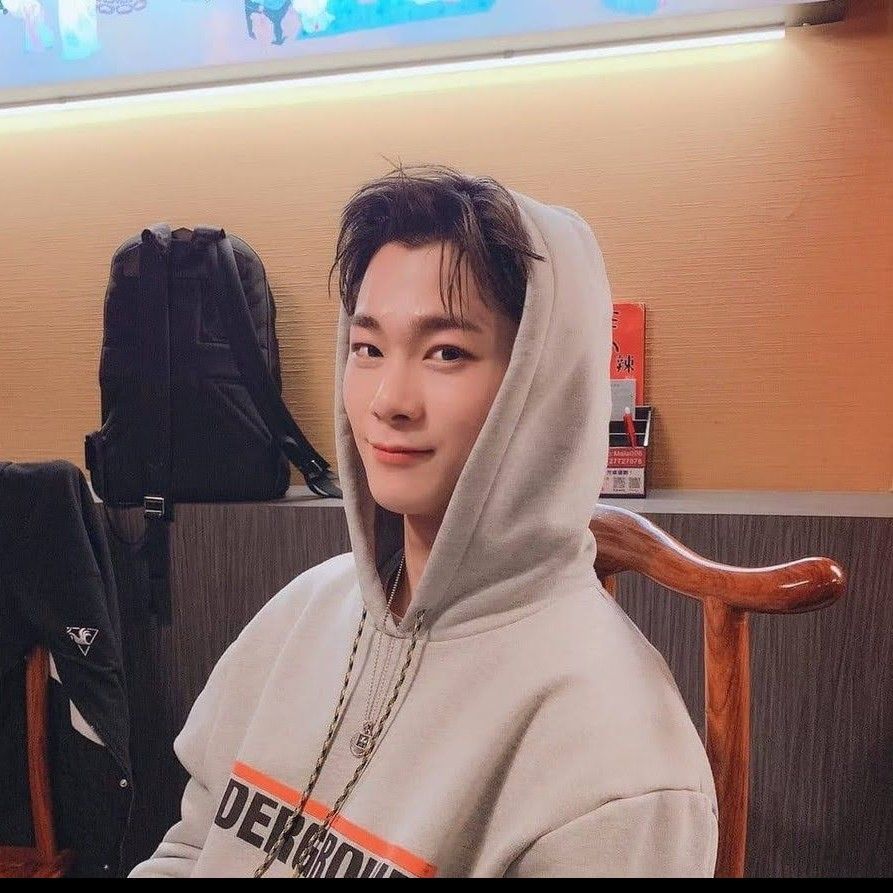 ASTRO的最新活动照片