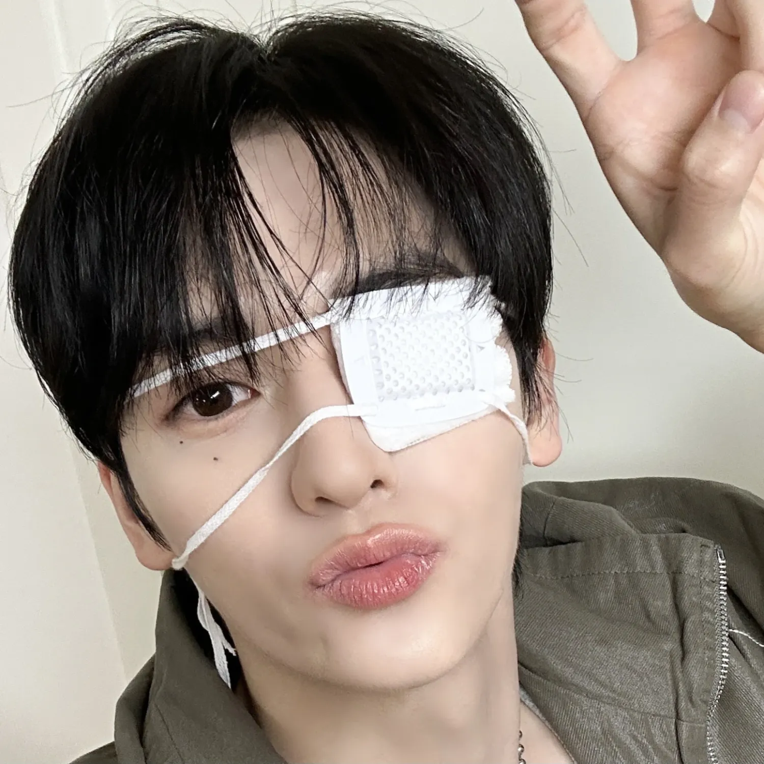 Behind-the-scenes cut of Sungyun (n.SSign)