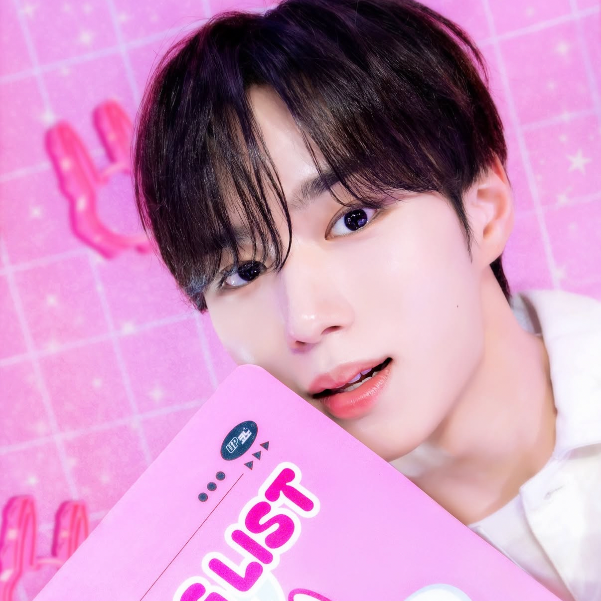 Behind-the-scenes cut of Kim Junseo (ALPHA DRIVE ONE)