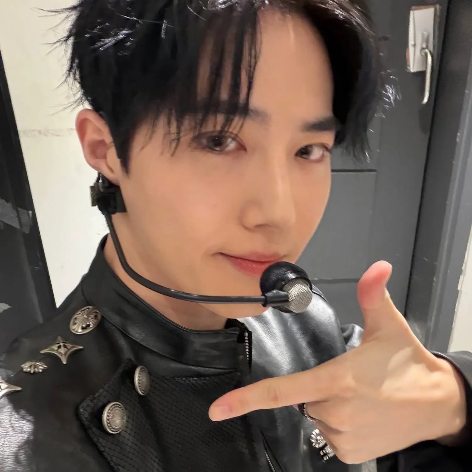 Behind-the-scenes cut of Suho (EXO)
