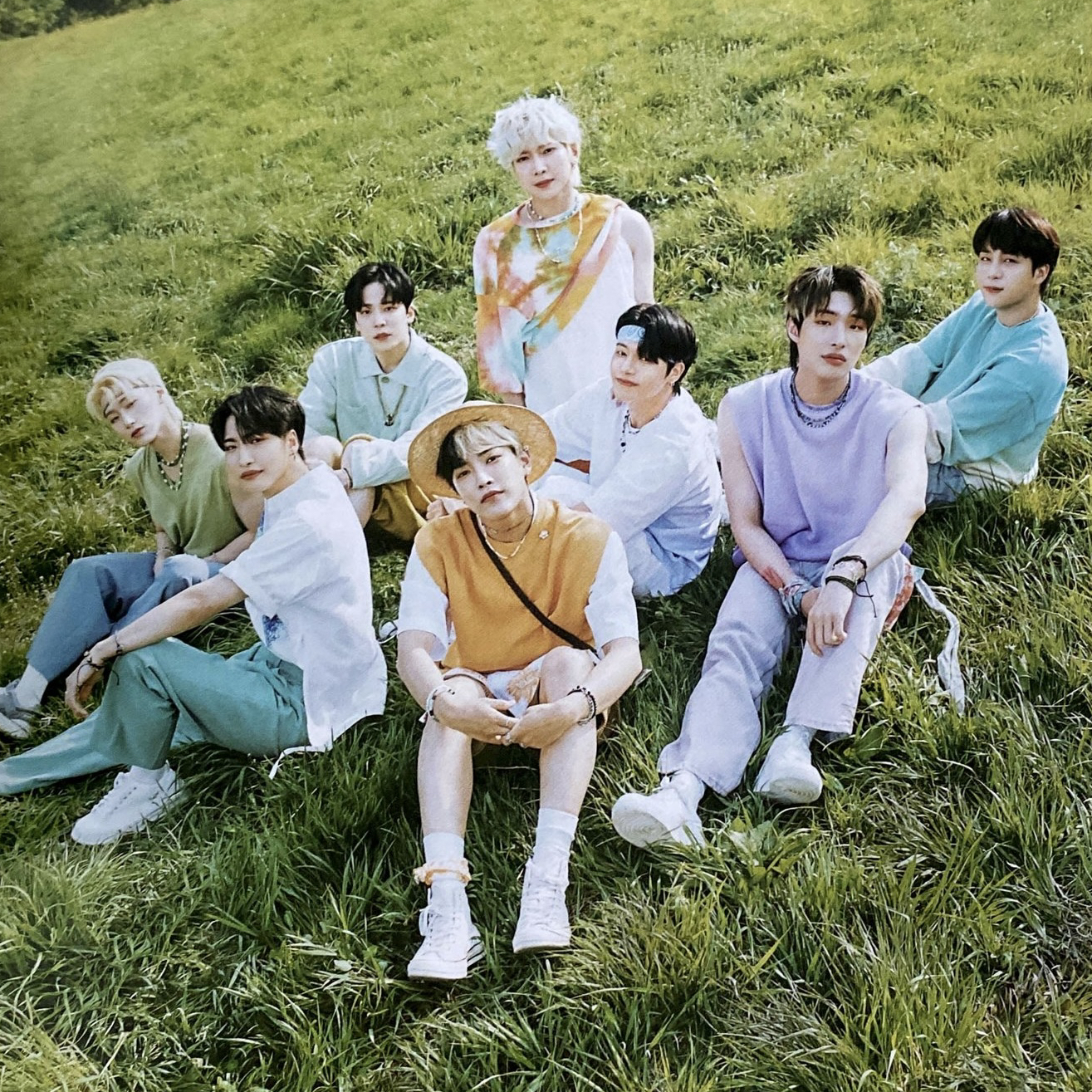 에이티즈의 비하인드 컷