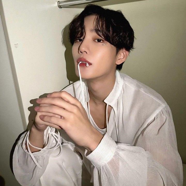 Behind-the-scenes cut of Seunghun (CIX)