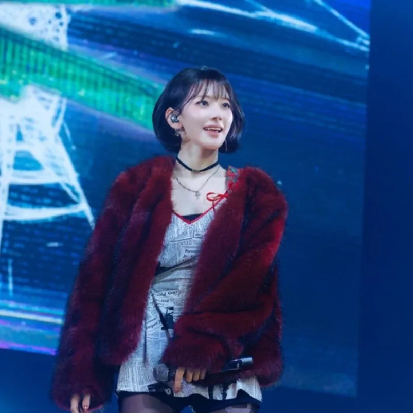 Behind-the-scenes cut of Sakura (LE SSERAFIM)