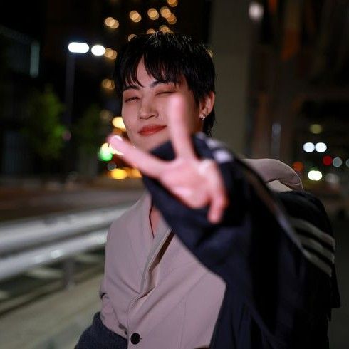 Latest photo of JAY B (GOT7)