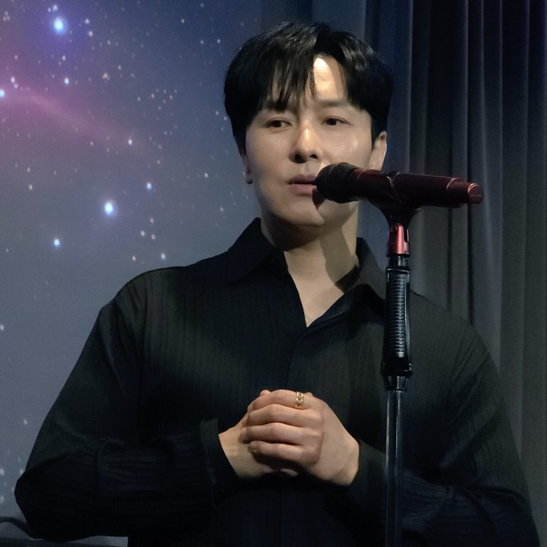 Recent activity shot of Kim Dongwan (SHINHWA)