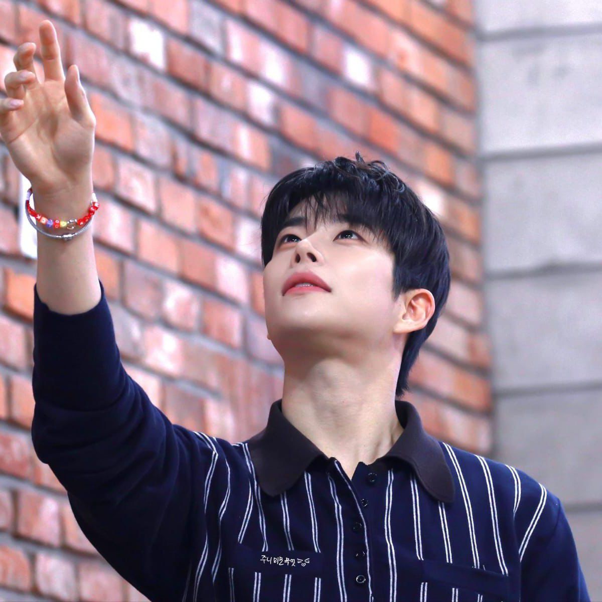 아스트로 최근 활동샷