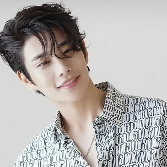 Behind-the-scenes cut of MJ (ASTRO)