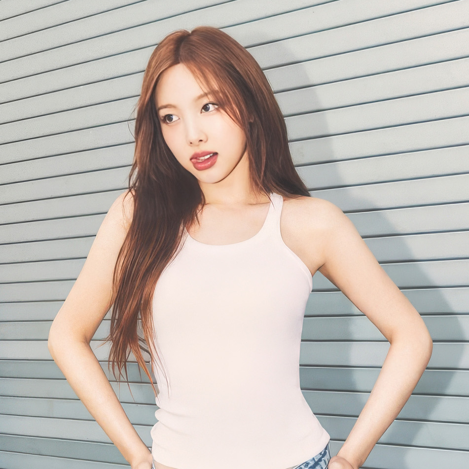 Foto aktivitas terbaru TWICE