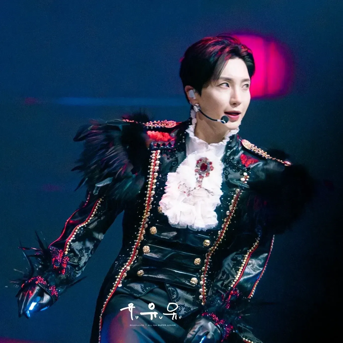 Behind-the-scenes cut of Leeteuk (Super Junior)