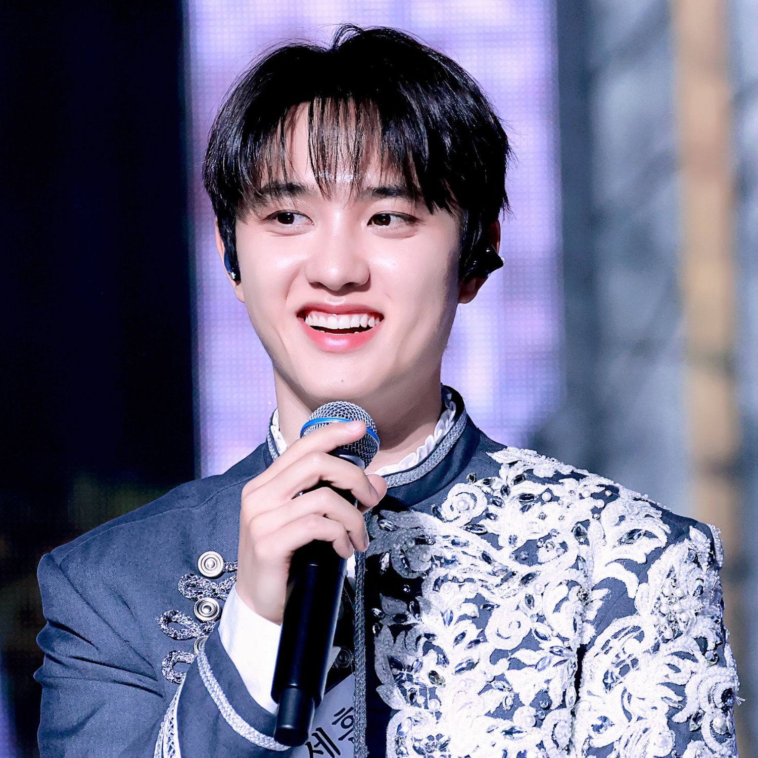 Must-see popular post of 디오 (EXO), your favorite