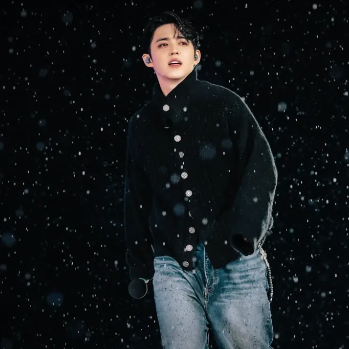 Recent activity shot of S.Coups (SEVENTEEN)