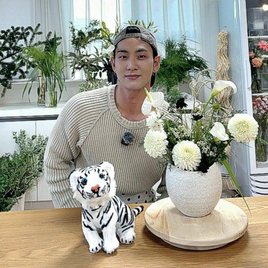 Latest photo of Baekho