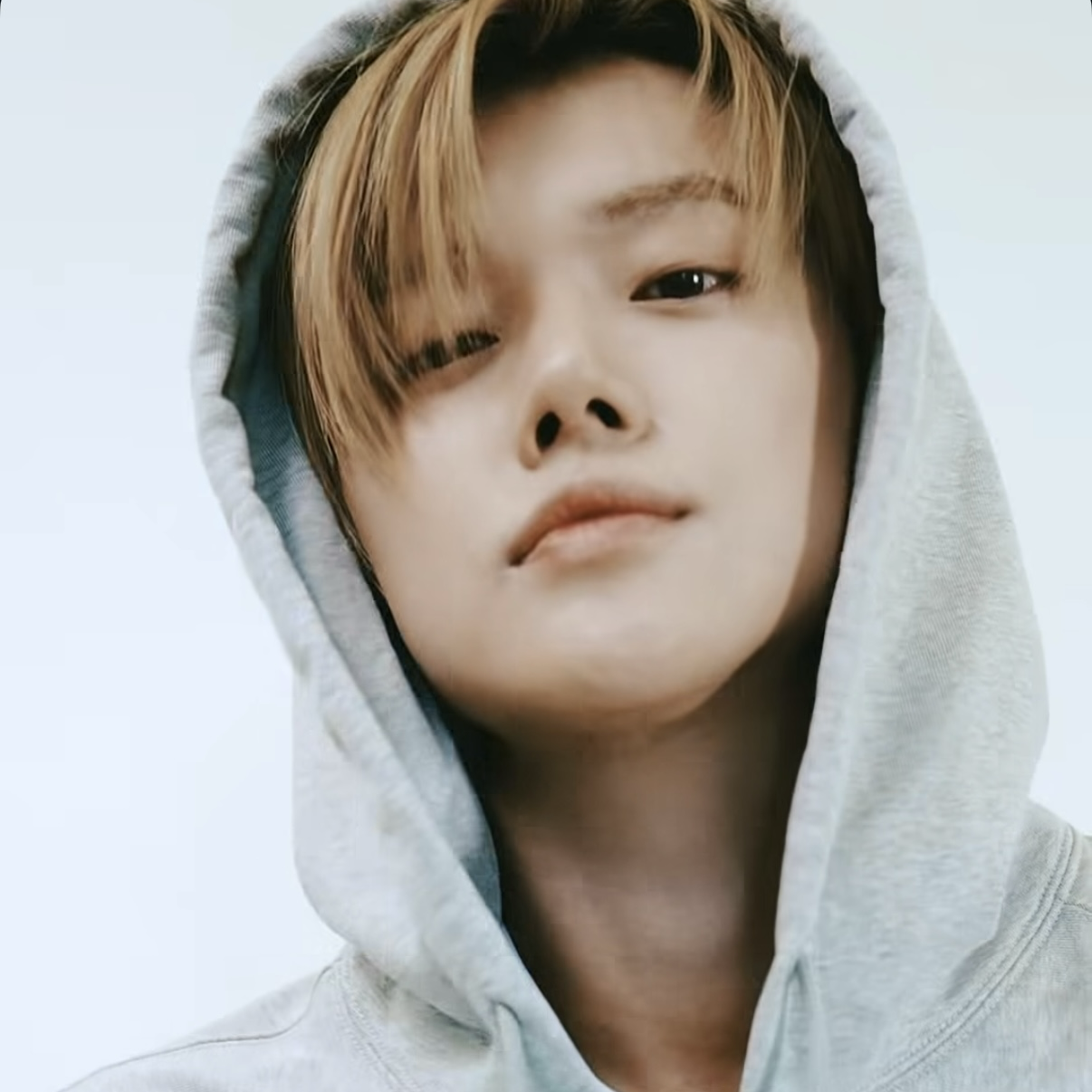 Foto aktivitas terbaru Yeonjun (TOMORROW X TOGETHER)