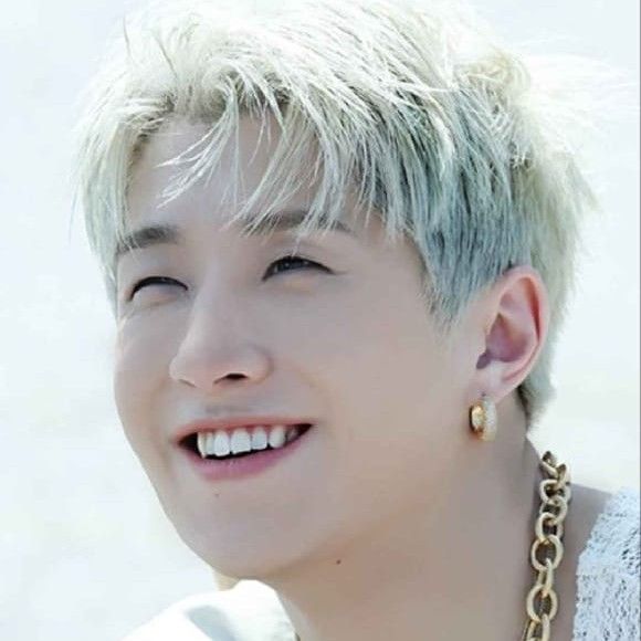 Latest photo of Jinjin (ASTRO)