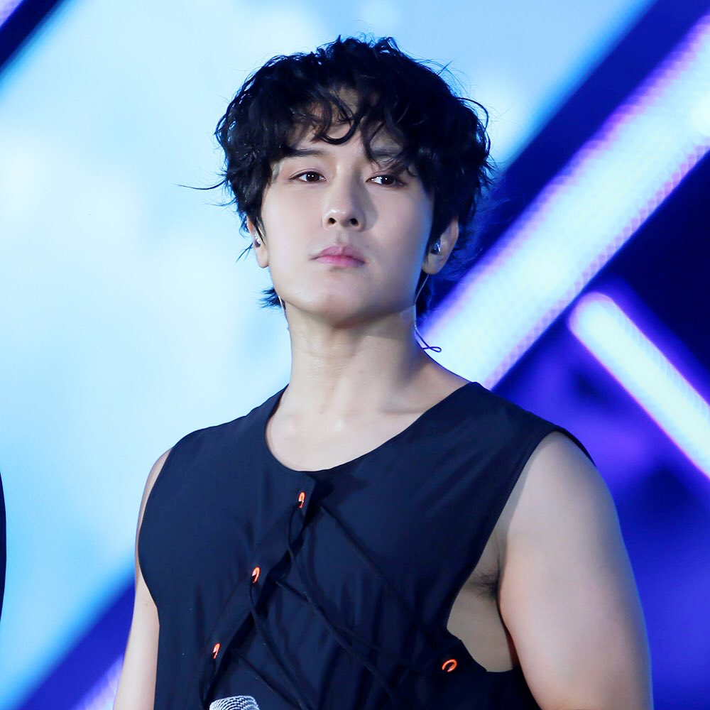A moment captured by Kim Dongwan (SHINHWA)'s fan